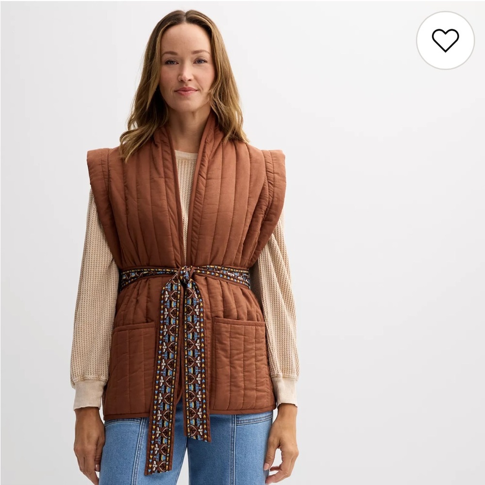 Farmers Market Quilted Vest in Mocha - Picture 2 of 8